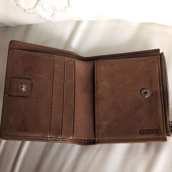 Coach Butter Soft Embossed Bifold/Zip Ladies Wallet- Camel Color - Picture 15 of 16